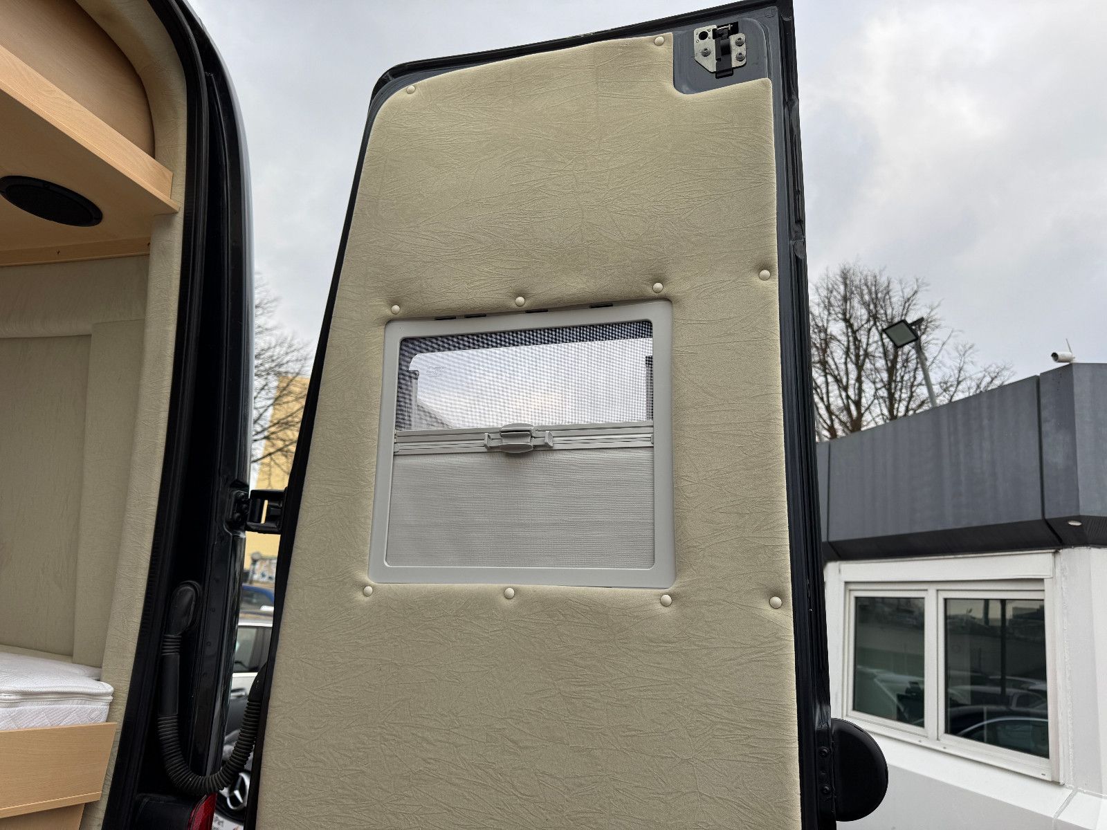 Fahrzeugabbildung La Strada REGENT S MERCEDES SPRINTER 7G-TRONIC SOLAR 1HAND