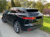 Jaguar F-Pace 30t AWD R-Sport Automatik R-Sport - schwarze Jaguar F-Pace