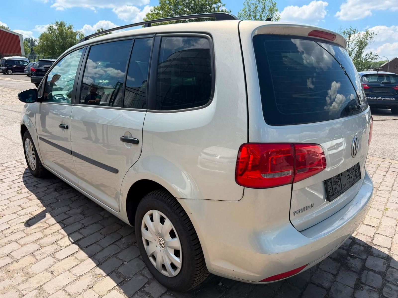 Volkswagen Touran 2012 — photo 5