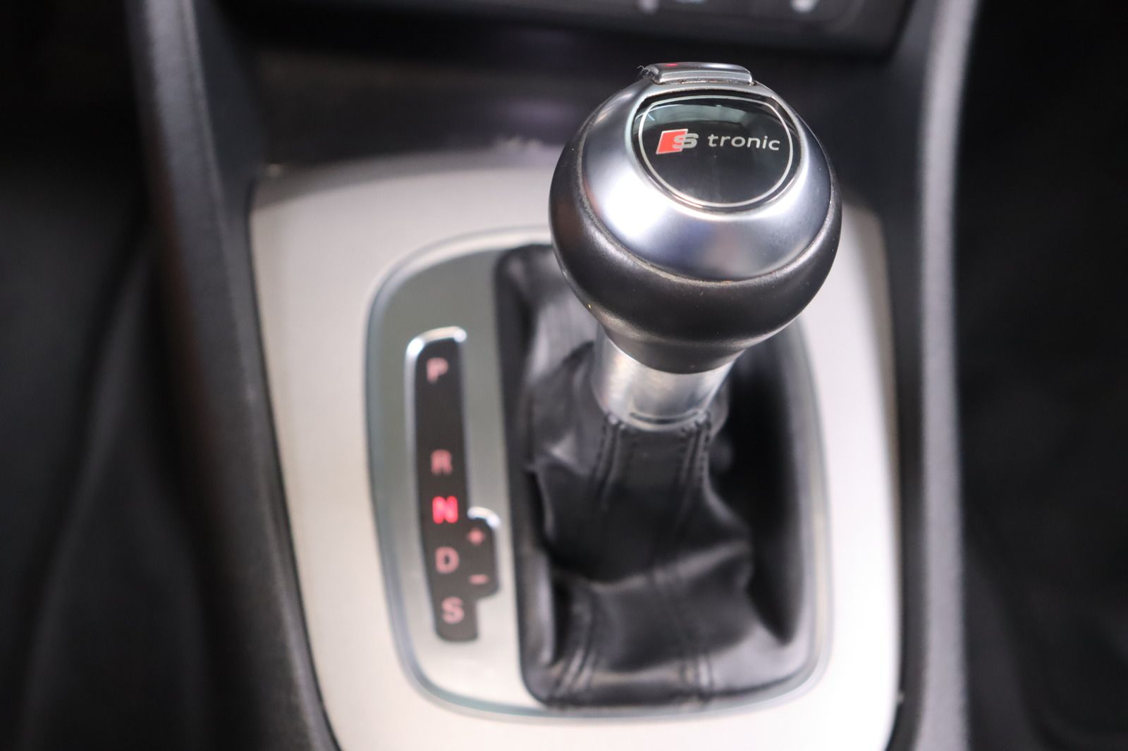 Fahrzeugabbildung Audi Q3 2.0 TFSI S tronic quattro * Standhzg. *