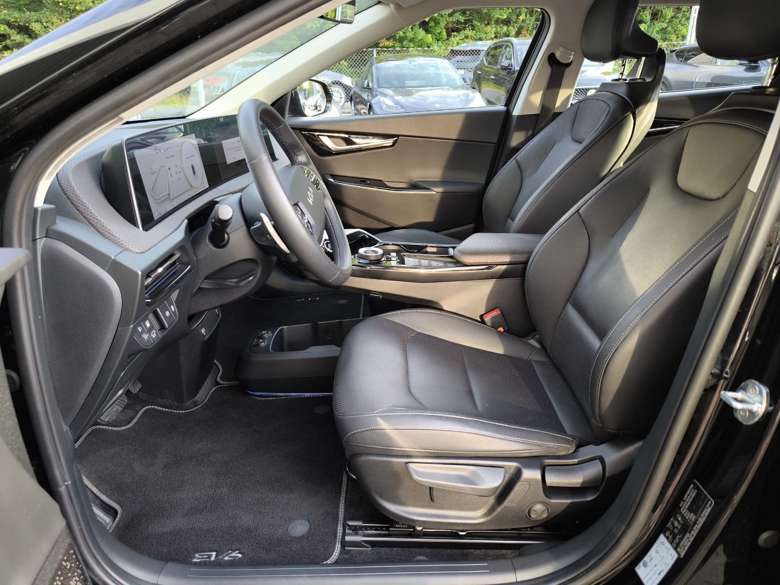 Fahrzeugabbildung Kia EV6 2WD WERKSGAR+NAVI+LED+SHZ+DAB+KAMERA+ACC+19"