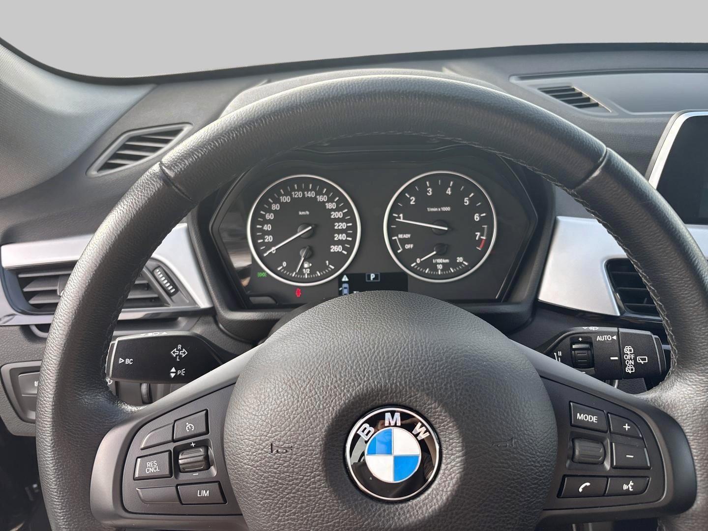 BMW X1 xDrive20i Automatik Advantage LED Navi SHZ