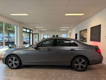Mercedes E 200 - 4
