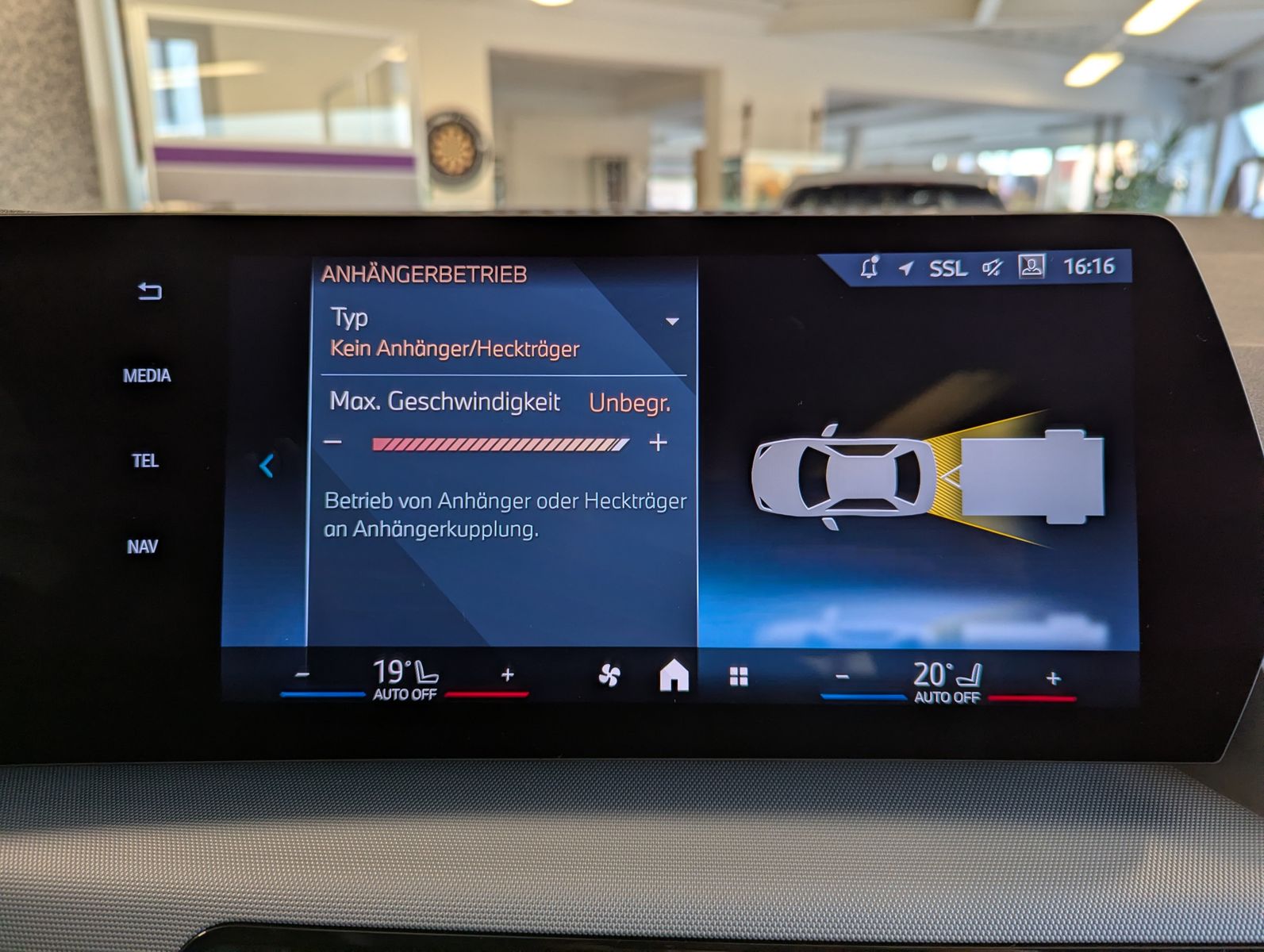 Fahrzeugabbildung BMW 220 Active Tourer i Travel-Paket Panorama AHK