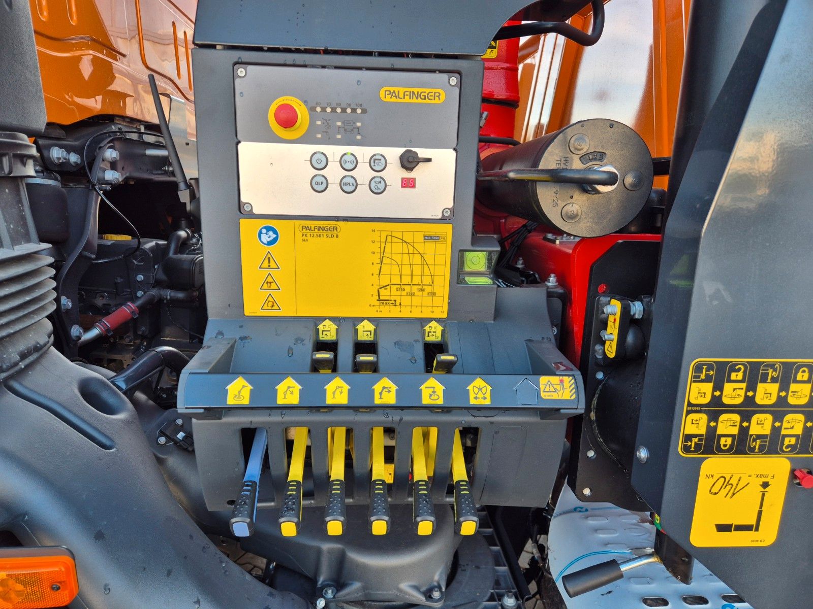 Fahrzeugabbildung Iveco X-Way  AD200X40/P 4x2 Palfinger PK 12.501 Funk