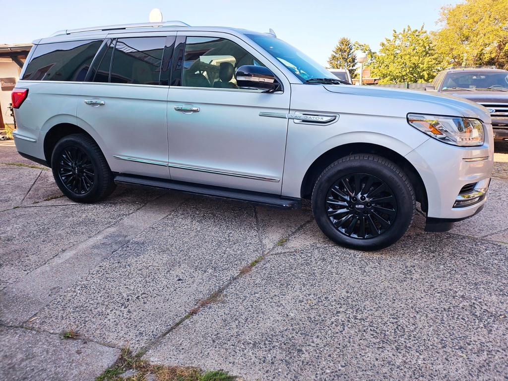 Lincoln Navigator