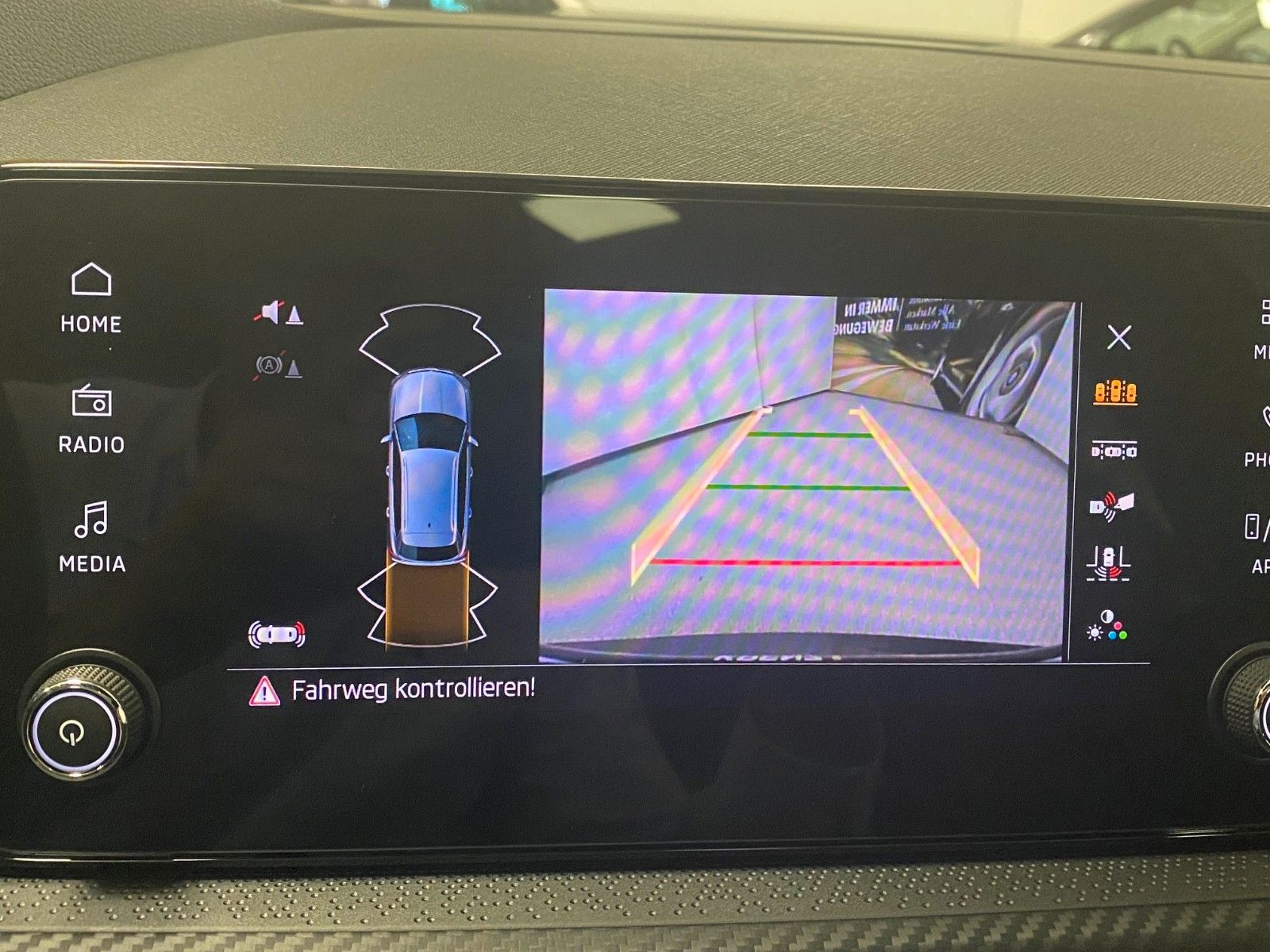Fahrzeugabbildung SKODA Kamiq 1.0 TSI DSG Monte Carlo+MATRIX+PANORAMA+BC