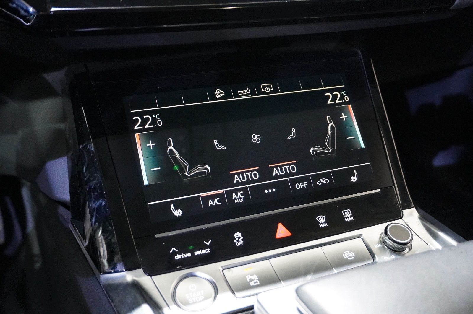 Fahrzeugabbildung Audi e-tron 50 quattro ADVANCED NAVI/LED/SPORT/SH/DAB