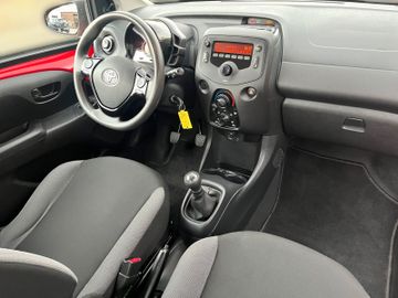 Toyota Aygo AYGO 1,0 Klima & Radio ,wenige Kilometer