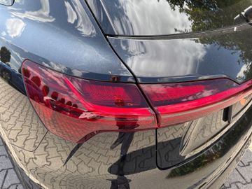 Audi Q8 e-tron - 11