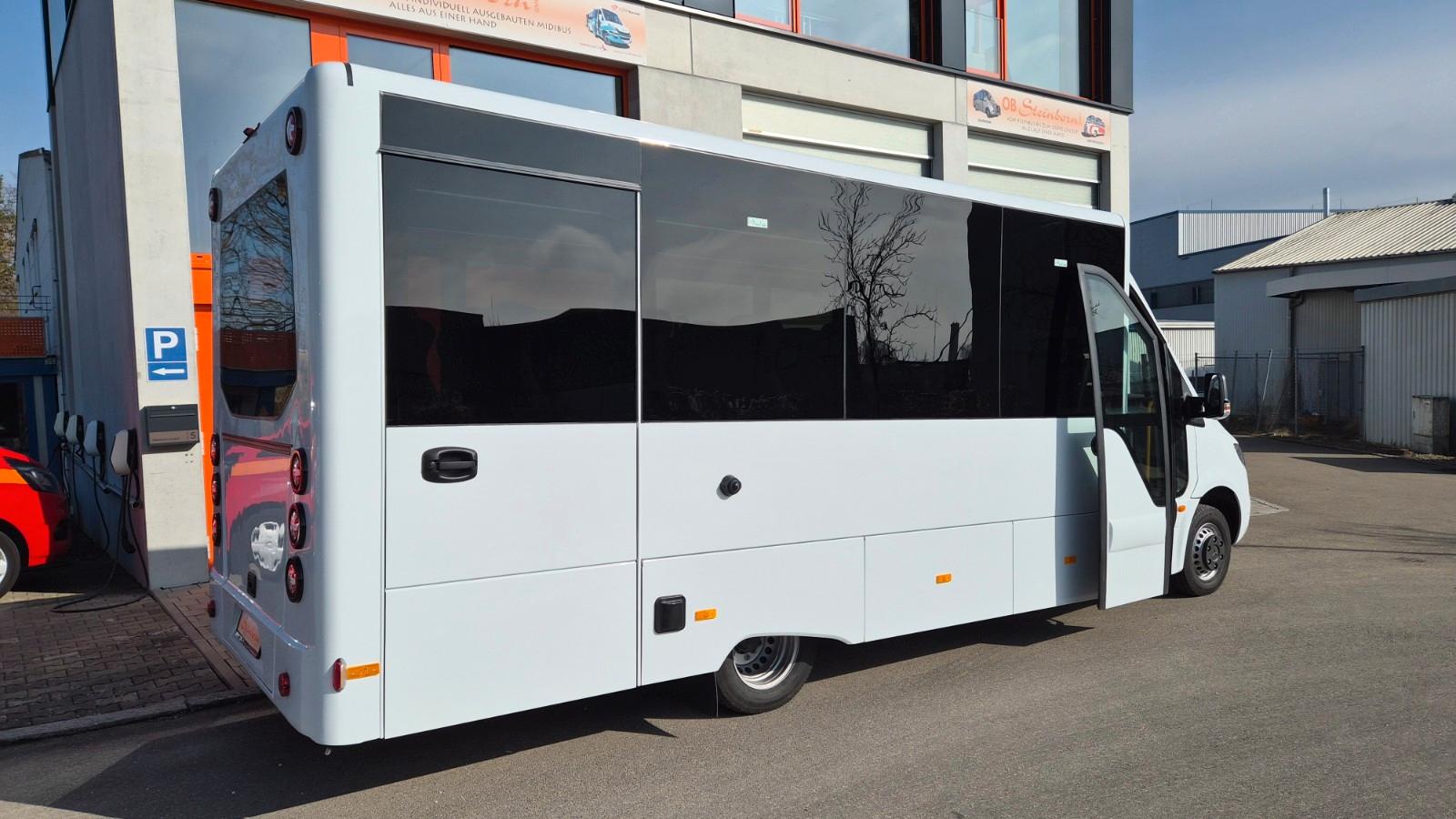 Mercedes-Benz 30 Sitzer Schul- Transferbus 519 Vorlauffahrzeug