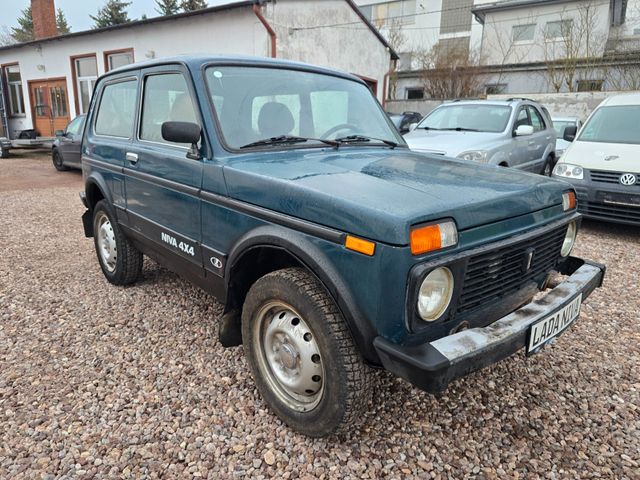 Lada Niva 1.7*AHK*4x4*Tüv neue*1 Hand*