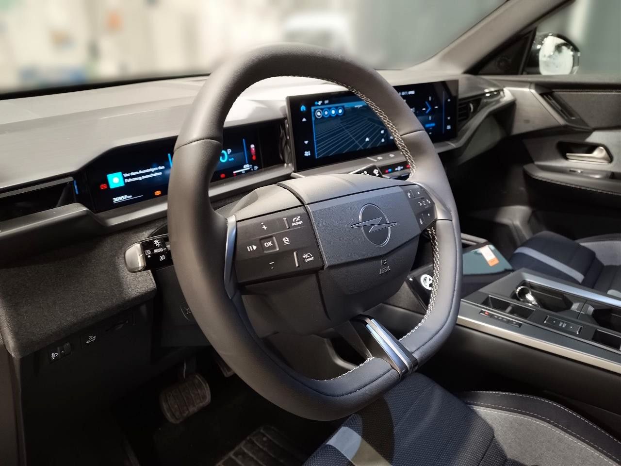 Fahrzeugabbildung Opel Grandland 1.2 48V HYBRID EDIT. NAVI/LED/KAMERA