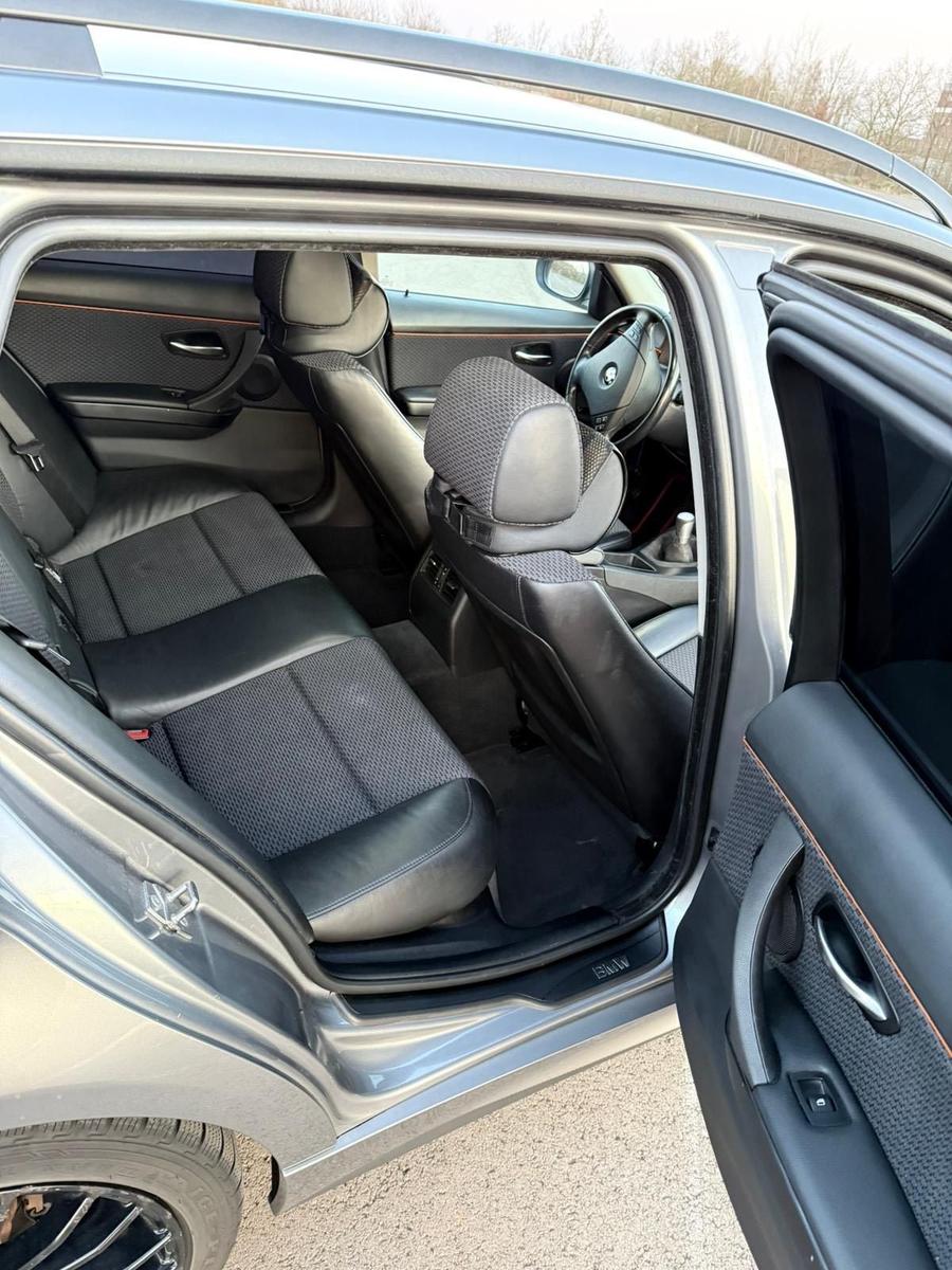 BMW 320 2009 — photo 7
