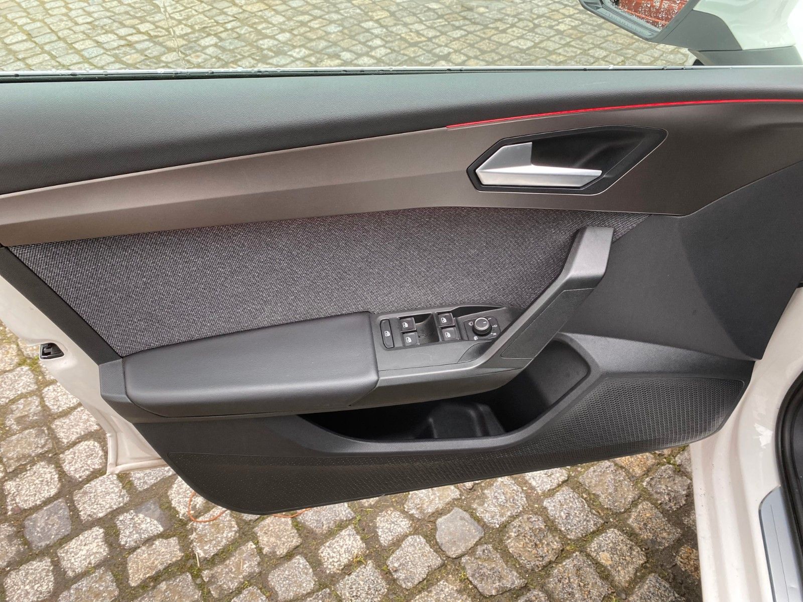 Fahrzeugabbildung SEAT Leon Xcellence 1,5 TSI *LED Winterpak.*FulL-Link