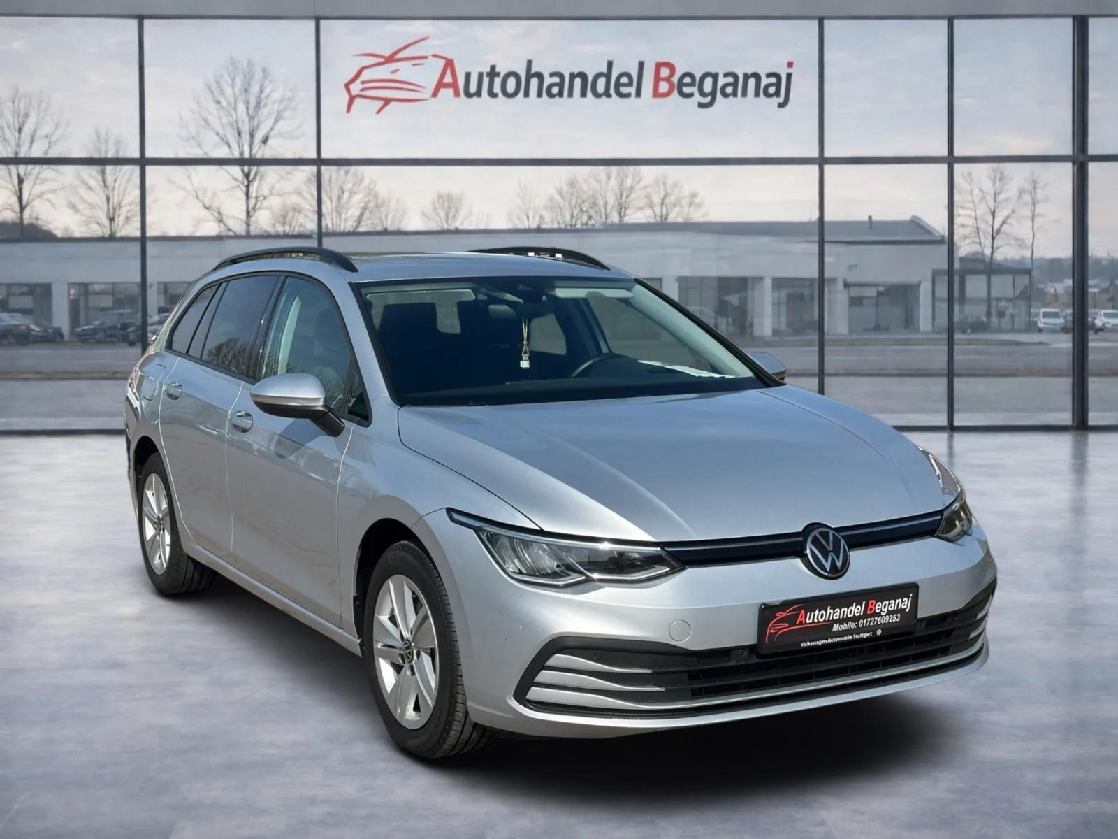 Volkswagen Golf Var. LED/HEAD-UP/ALCANTARA/NAVI/R-KAM
