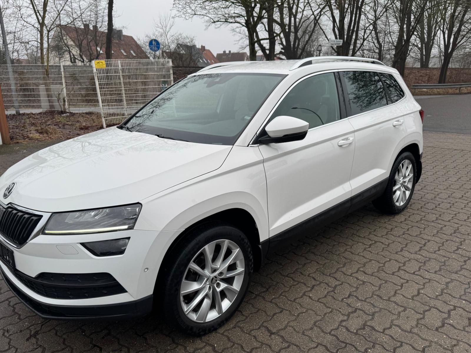 Skoda Karoq Style 1.5 TSI DSG7*Navi.*Keyless*Kam.*AHK*
