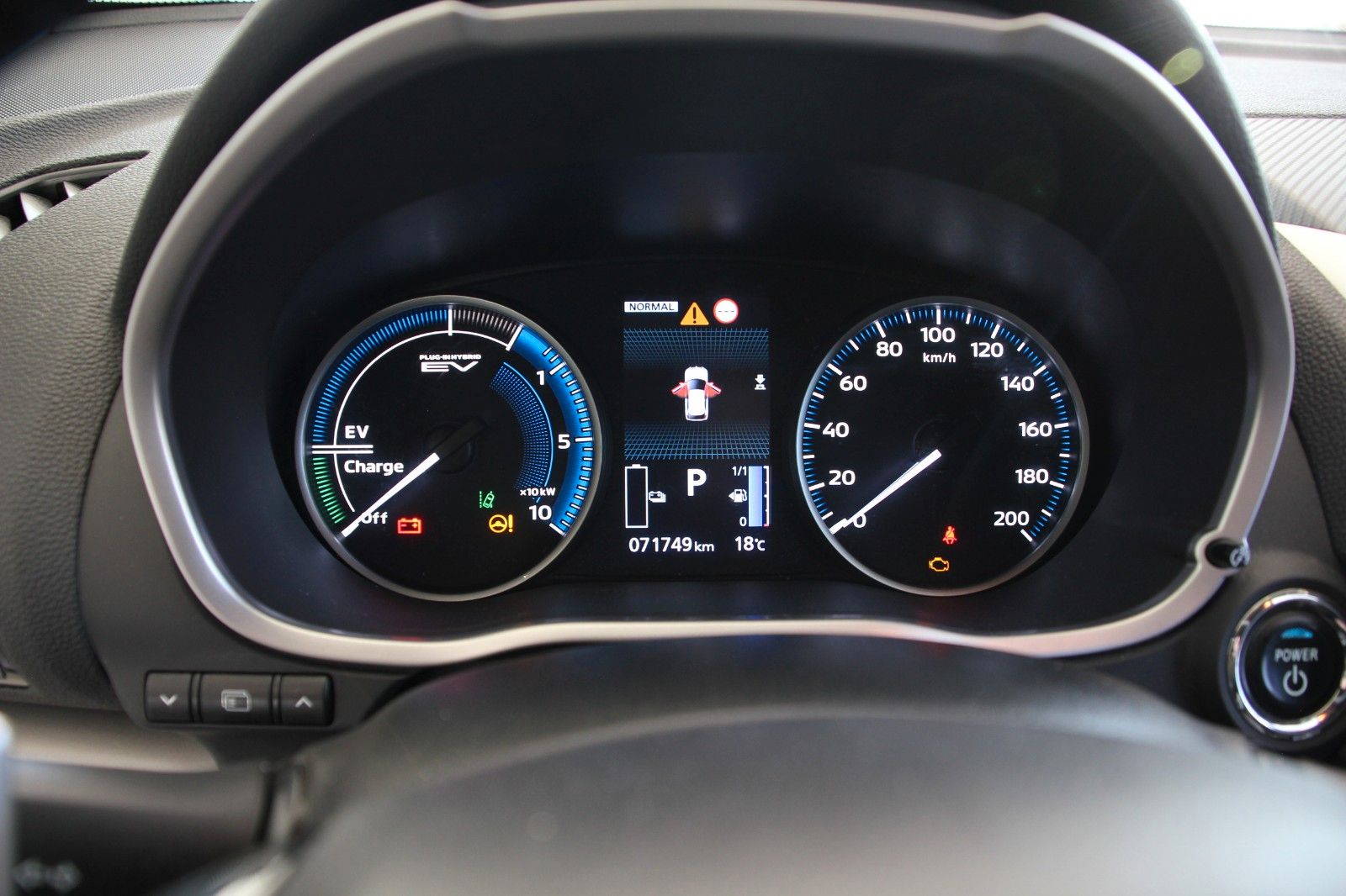 Fahrzeugabbildung Mitsubishi Eclipse Cross Plus Hybrid 4WD