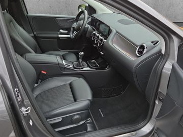 Fahrzeugabbildung Mercedes-Benz B 200 Progressive Navi AHK Klima Navi