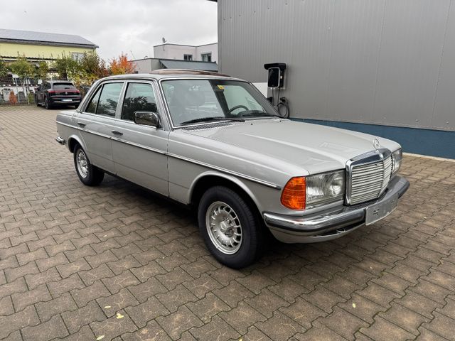 MERCEDES-BENZ 280 E W123 **1. HAND**