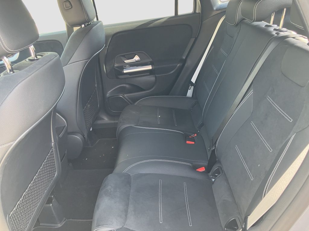 Fahrzeugabbildung Mercedes-Benz GLA 200 AMG Line*Night Paket*el. Heckklappe*LED