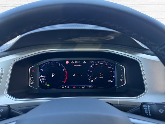 Fahrzeugabbildung Volkswagen T-Roc MOVE 1.5 TSI DSG - Matrix*RFK*18"!!!