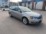 Volkswagen Wohnwagen, Passat B7 - : Wohnwagen