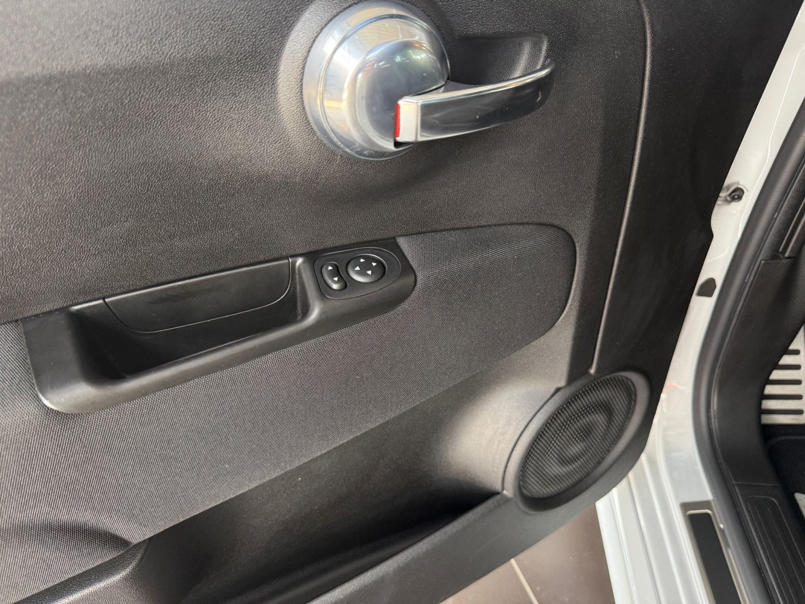 Fahrzeugabbildung Abarth 595C Cabrio Competizione KLIMA NAV PDC Beats
