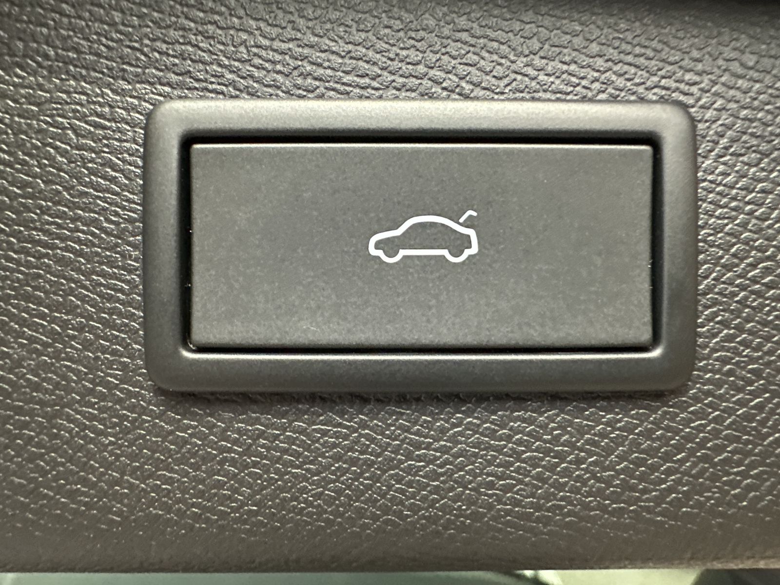Fahrzeugabbildung SEAT Leon Xcellence e-Hybrid NAV+LED+PANORAMA+CARPLAY