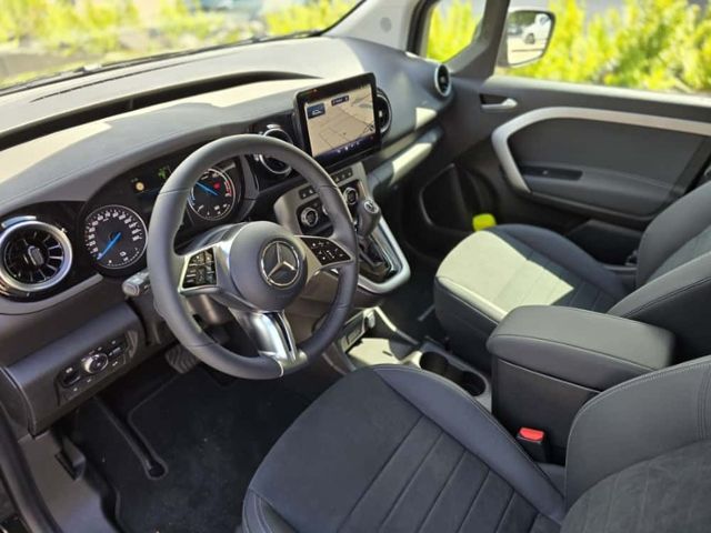 Fahrzeugabbildung Mercedes-Benz EQT 200 LANG