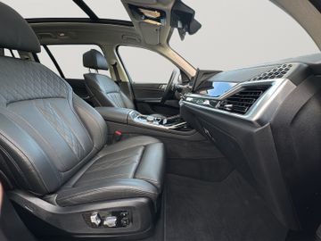 BMW X7 - 12