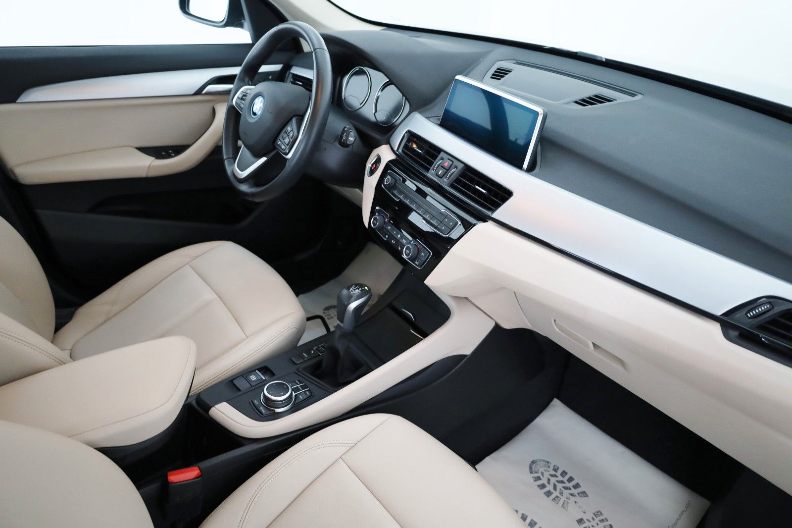 Fahrzeugabbildung BMW X1 xDrive 25e Advantage,Leder,Navi,LED,SH