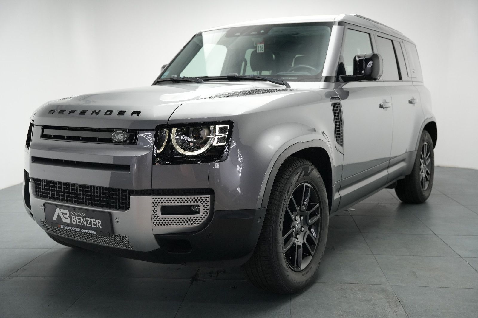 Fahrzeugabbildung Land Rover Defender 110 SE*Panorama*Meridian*360°KAM*Memory
