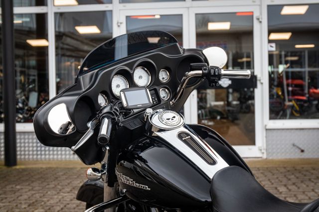 Fahrzeugabbildung Harley-Davidson STREET GLIDE 103 FLHX TWIN CAM - JEKILL&HYDE