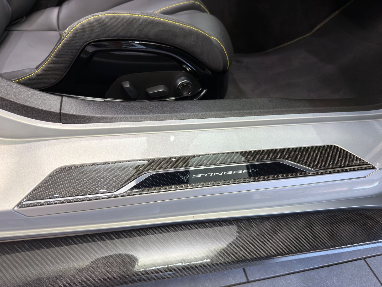Fahrzeugabbildung Corvette C8 6.2 V8 Stingray 3LT Cabrio|CARBON|LIFT|VOLL