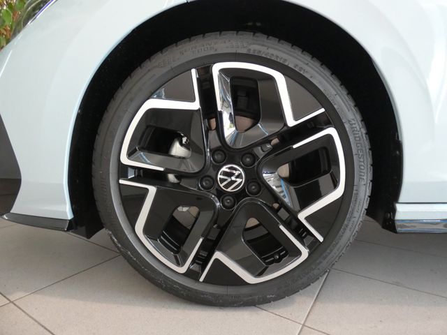 Golf Variant 1.5 eTSI R-Line DSG AHK