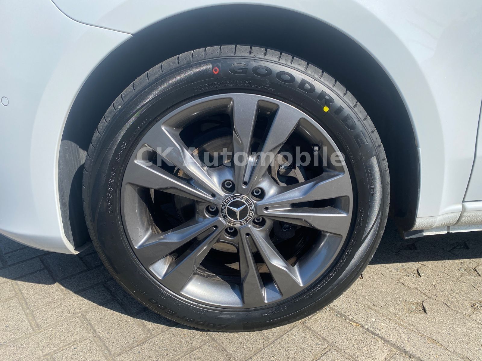 Fahrzeugabbildung Mercedes-Benz Vito 116 CDI Marco Polo ACTIVITY Edition/5 Sitze