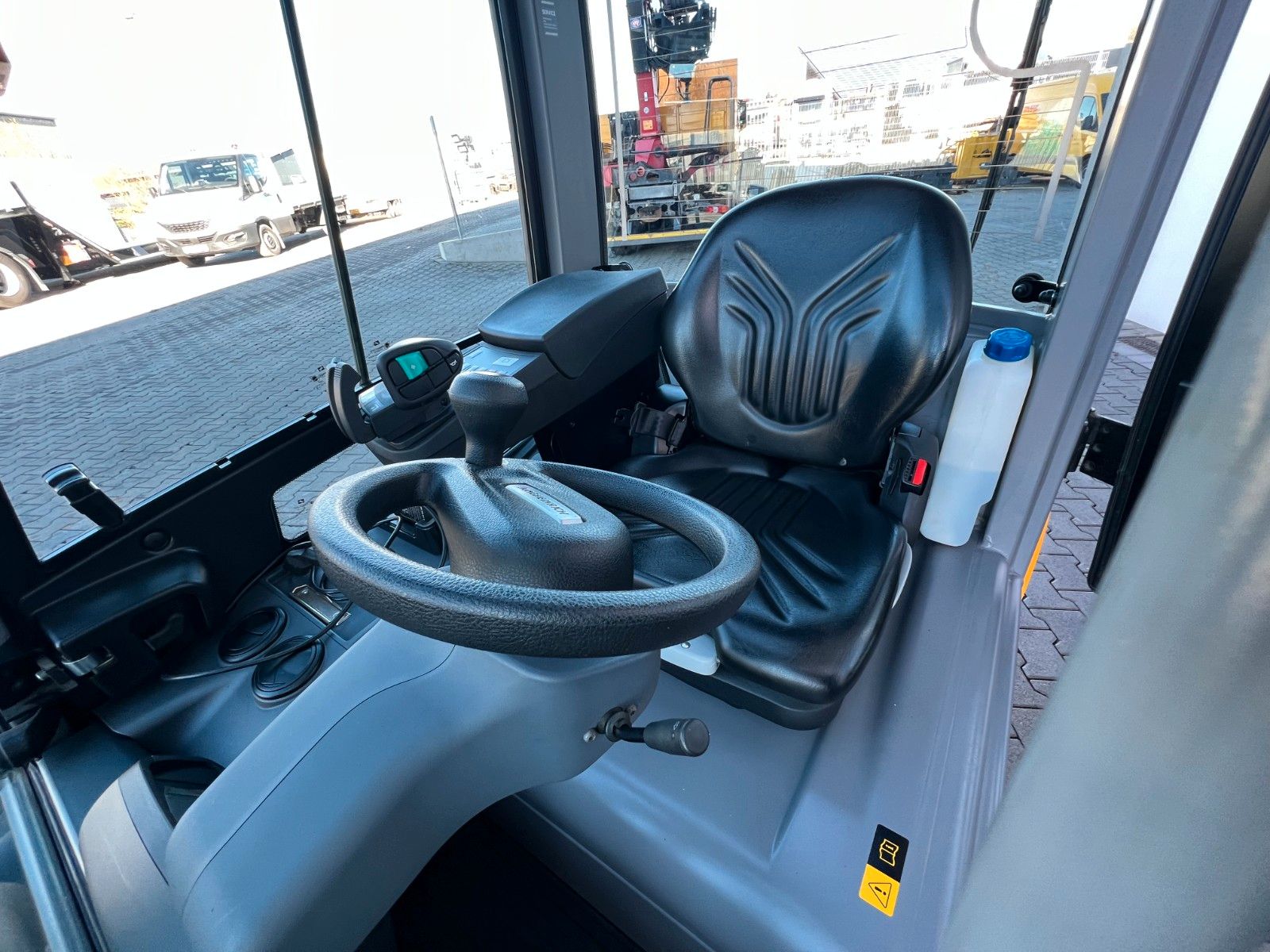 Fahrzeugabbildung Jungheinrich EFG 215 / Triplex: 4.25m! / SS / nur 995h! Waage