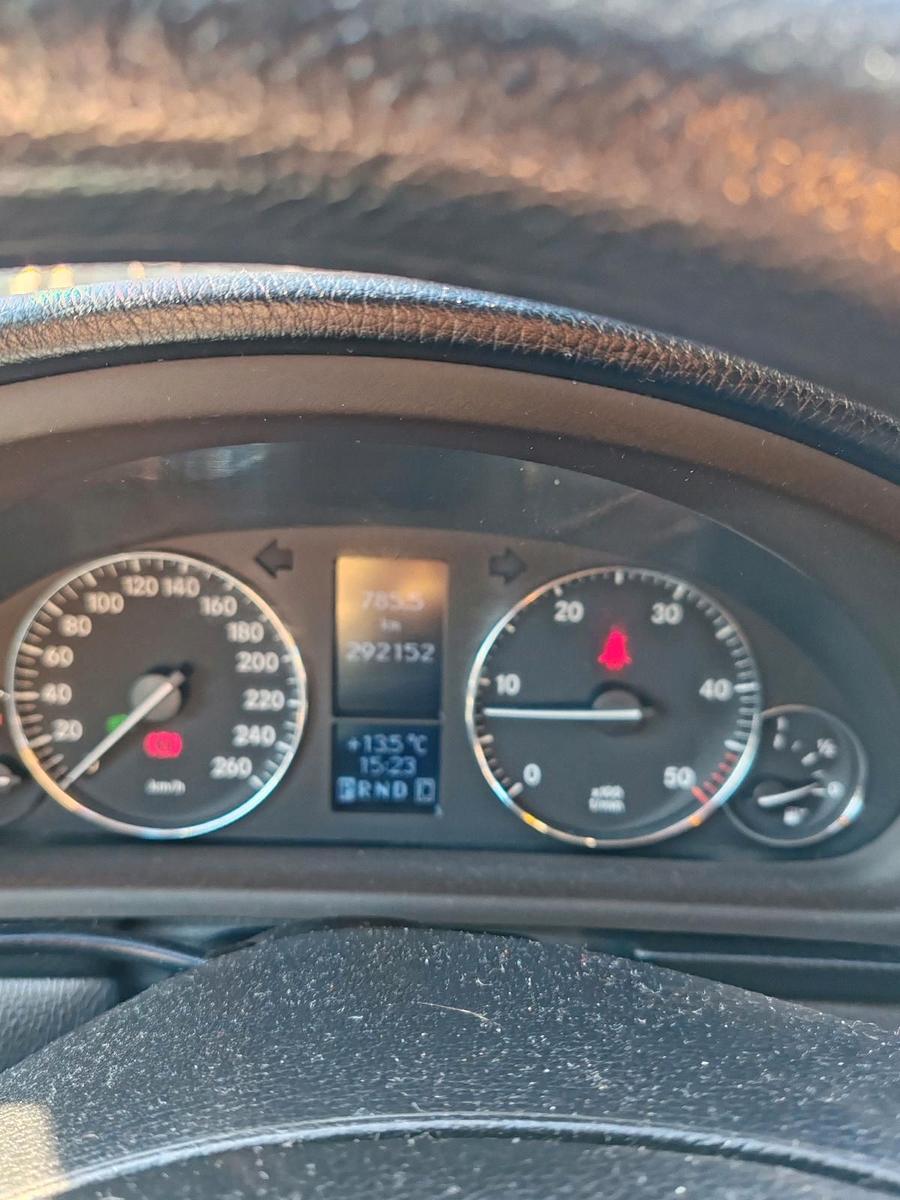 Mercedes-Benz C220 2005 — engine