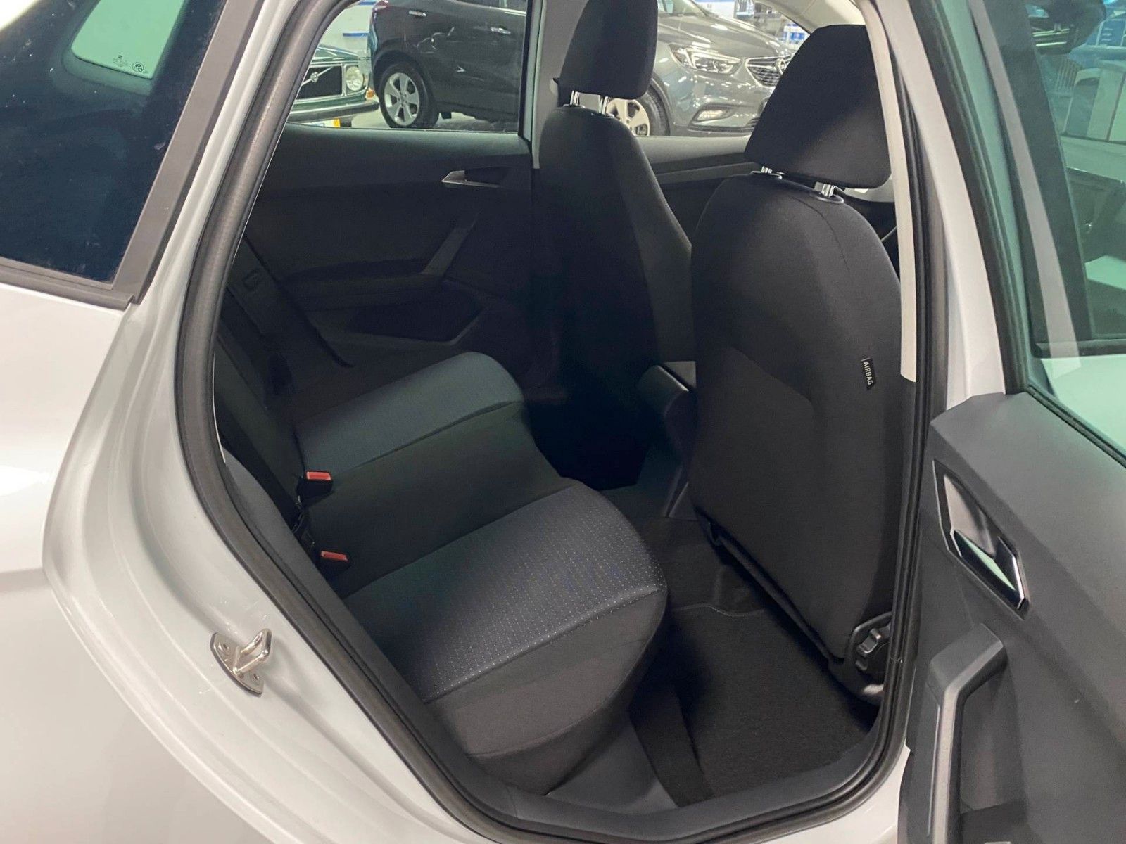 Fahrzeugabbildung SEAT Arona 1.0 TSI DSG STYLE+5 JAHRE GARANTIE+AHK+LED