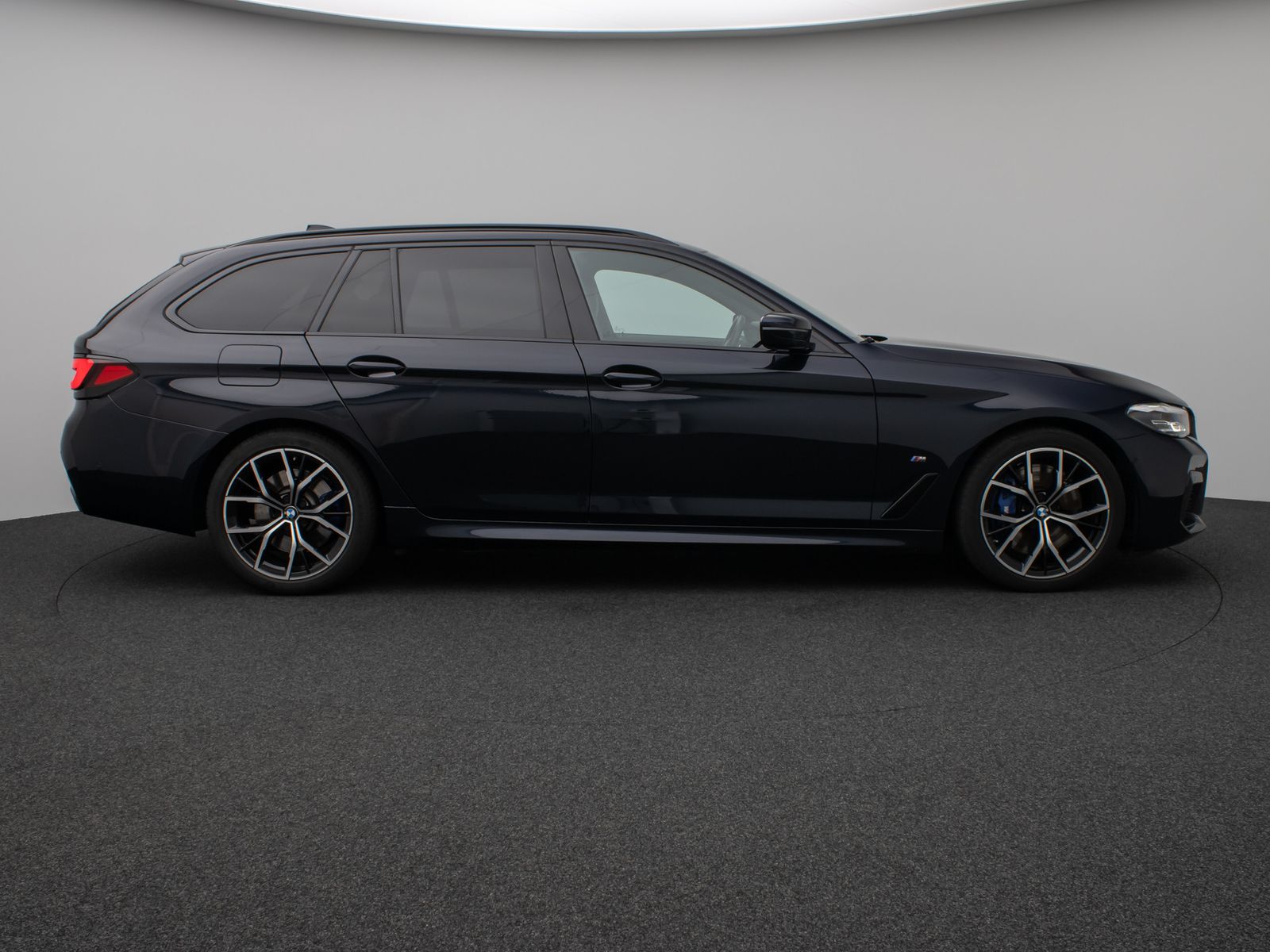 Fahrzeugabbildung BMW 540d xD M Sport Panorama DAB B&W Fernlichtassist