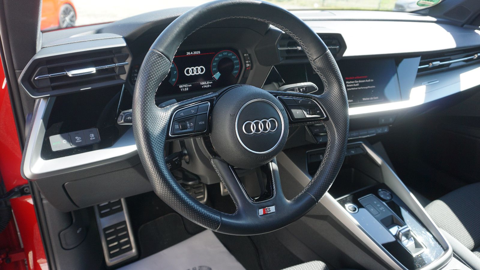 Fahrzeugabbildung Audi A3 Sportback 35 TFSI advanced,S-Line,Navi,LED+WR