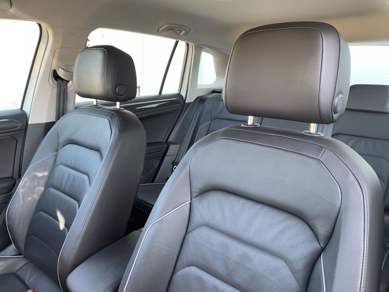 Fahrzeugabbildung Volkswagen Tiguan 2.0 TSI*Highline*4Motion*Leder*AHK*LED*