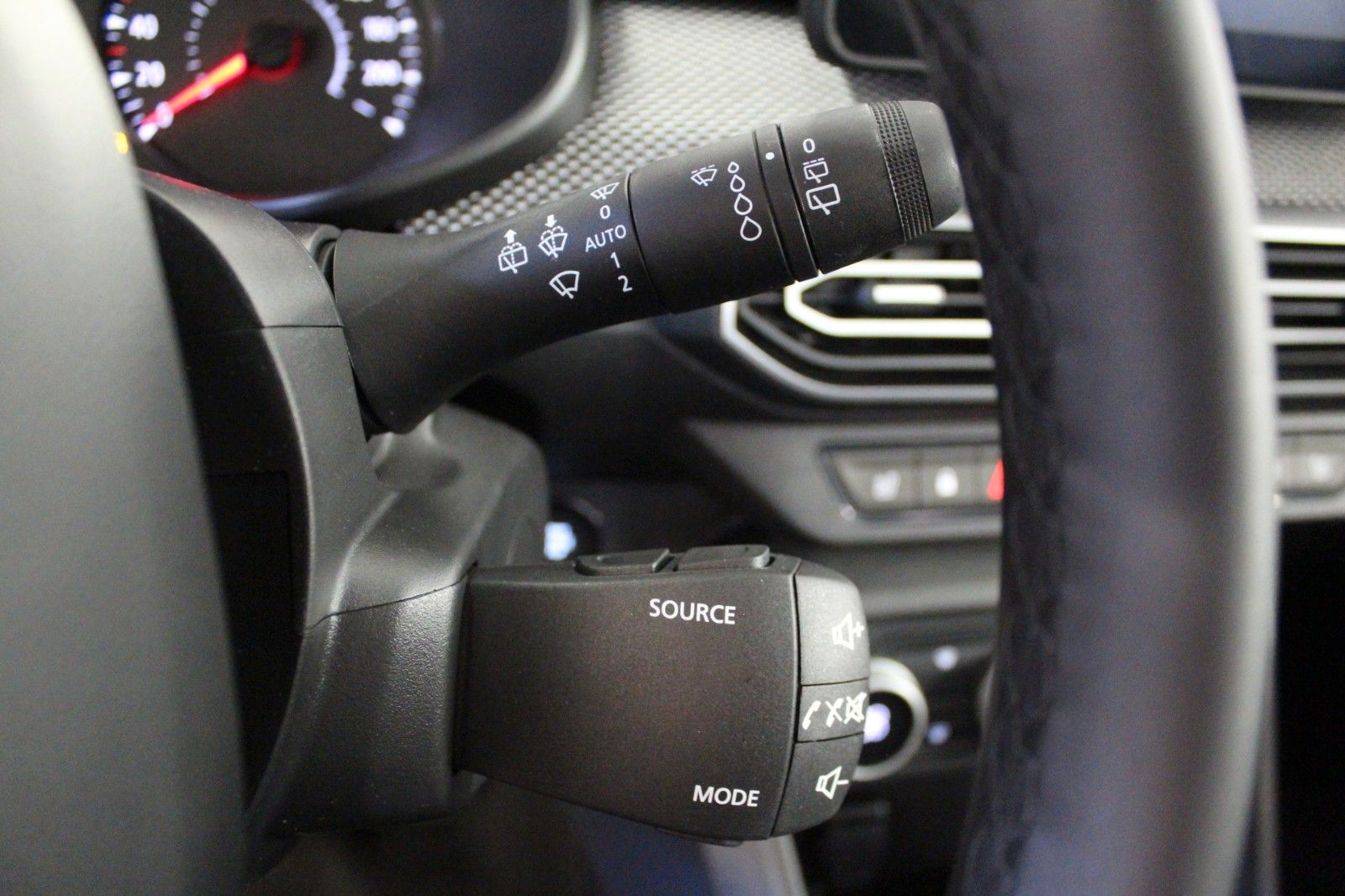 Fahrzeugabbildung Dacia Sandero TCe 90 auto Journey *Komfort-Paket*Sitzh