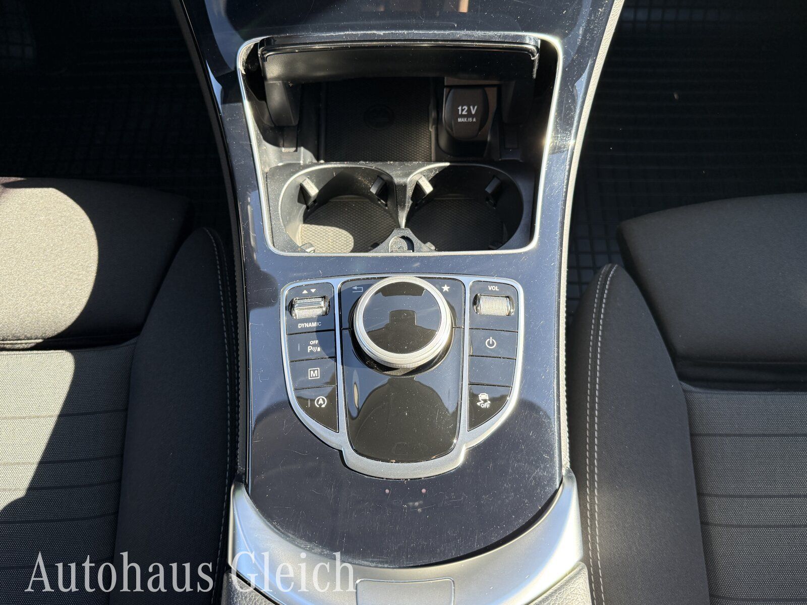 Fahrzeugabbildung Mercedes-Benz GLC 220 d 4Matic Navi/Keyless Go Startanlage/LED
