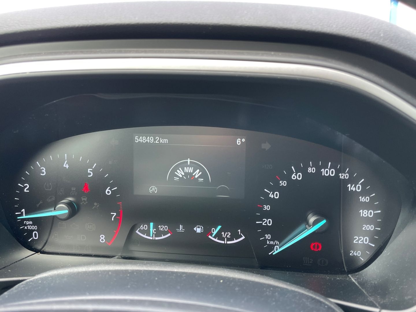 Fahrzeugabbildung Ford Focus C&C MHEV Kamera VerkehrszeichenERK DAB