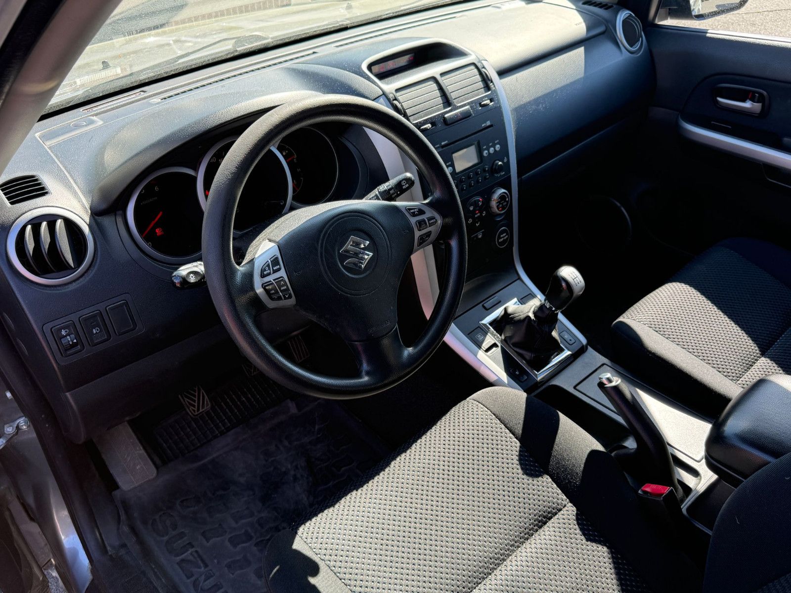 Fahrzeugabbildung Suzuki Grand Vitara 1.9 DDIS Comfort AHK Klimaaut PDC