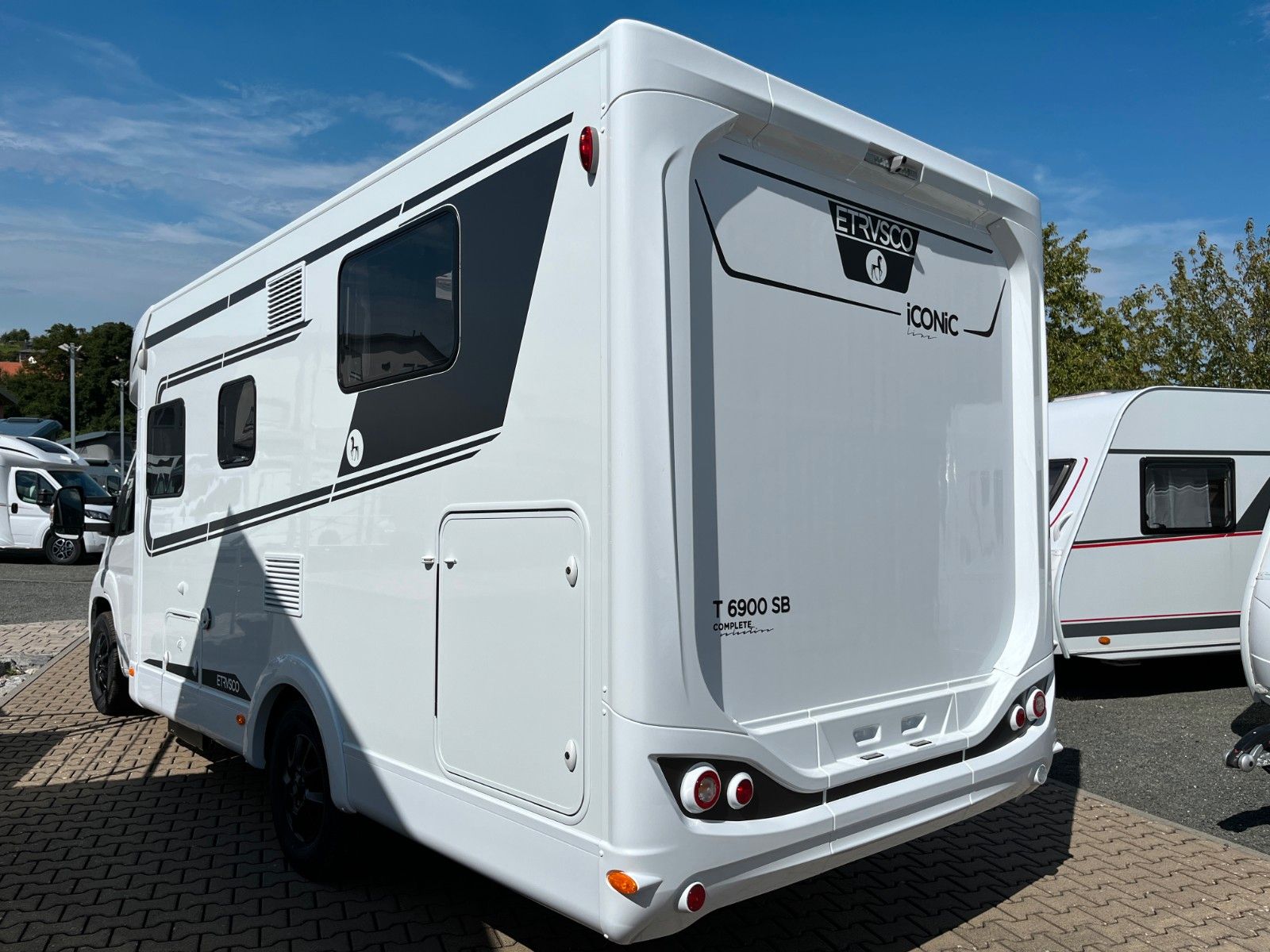 Fahrzeugabbildung Etrusco T 6900 SB *Hubbett*Complete Selection*Iconic* 26