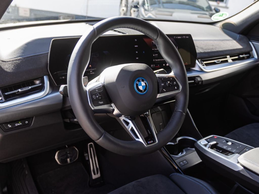 BMW iX2 - Bild 9