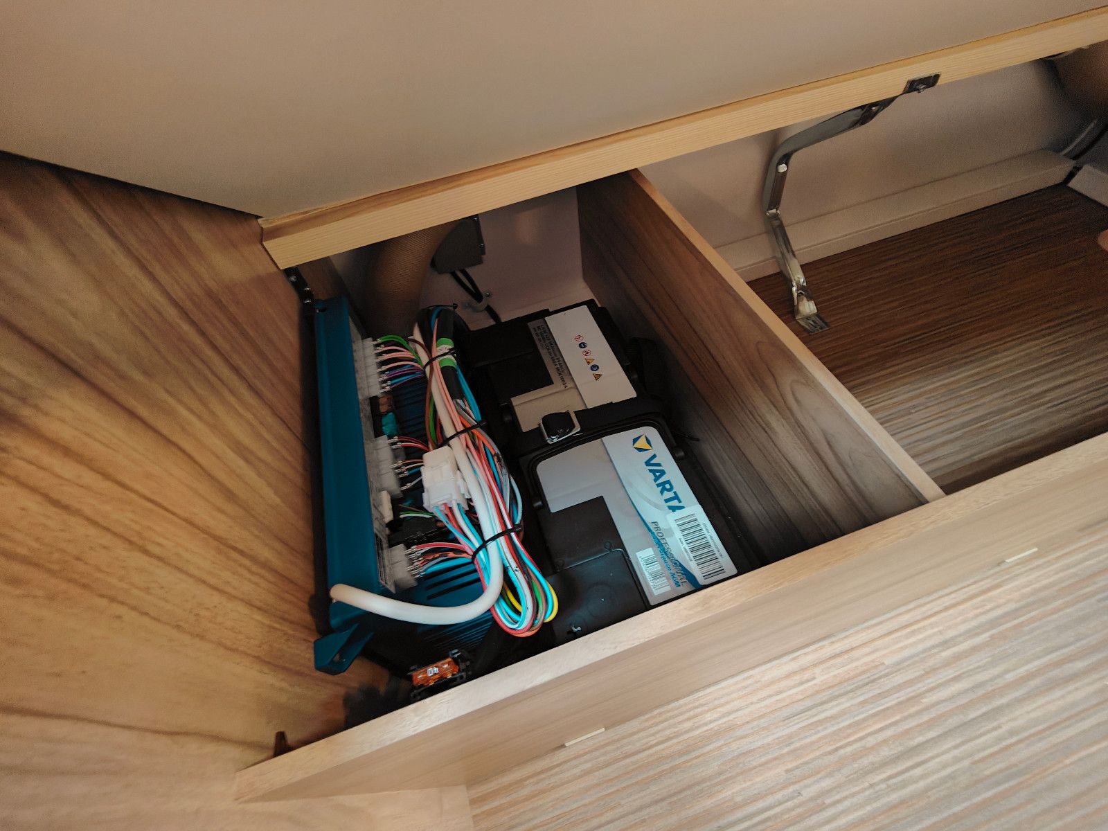 Fahrzeugabbildung HYMER / ERIBA / HYMERCAR Feeling 442 - 6.824€ Sparen!!!